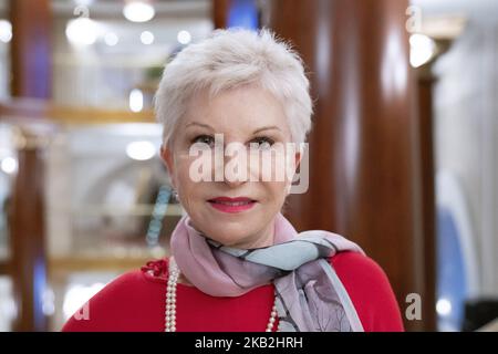 La soprano italienne Mariella Devia pose pendant la séance de portraits au Teatro Real de Madrid. Espagne. , 26 octobre 2018. (Photo par Oscar Gonzalez/NurPhoto) Banque D'Images
