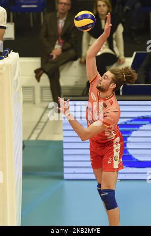 Kamil Rychlicki (#2 Consar Ravenna) en action pendant la Superlega Serie italienne Un match de volley entre Vero Volley Monza et Consar Ravenna à Monza, Italie le 1st novembre 2018, Monza a gagné 3-1. (Photo de Roberto Finizio/NurPhoto) Banque D'Images