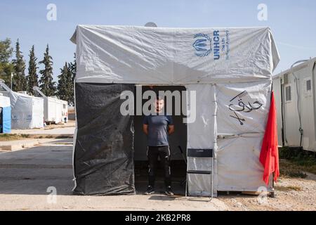 Tentes des nouveaux arrivants dans le camp de réfugiés de Diavata, Grèce, le 2 novembre 2018. Le camp de réfugiés de Diavata est un ancien camp militaire reconverti portant le nom d'Anagnostopoulou, près de la ville de Diavata. Le camp travaille à proximité ou au-dessus de sa capacité. Les réfugiés enregistrés vivent dans des maisons préfabriquées, mais il y a chaque jour de nouveaux arrivants de réfugiés qui restent dans des tentes car il ne reste plus aucun espace. (Photo de Nicolas Economou/NurPhoto) Banque D'Images