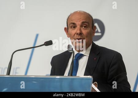 Eric trappier lors de la première édition des rencontres régionales de l'industrie aéronautique et spatiale à l'hôtel régional Auvergne Rhône-Alpes à Lyon (France), sur 5 novembre 2018. Didier Katzenmayer, Directeur des affaires industrielles chez Airbus Operations SAS, Jean Dominique Sénard, Président de Michelin, Eric trappier, Président Directeur général de Dassault Aviation et Président de GIFAS, et Laurent Wauquiez, Président de la région Auvergne-Rhône-Alpes, ont participé à l'événement. (Photo de Nicolas Liponne/NurPhoto) Banque D'Images