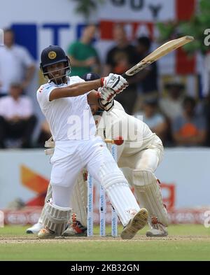 Le cricketer sri-lankais Kusal Mendis joue un tir lors de la partie de 4th jours du premier match de cricket d'essai entre le Sri Lanka et l'Angleterre au stade international de cricket de Galle, Galle, Sri Lanka. 11-09-2018 (photo de Thharaka Basnayaka/NurPhoto) Banque D'Images