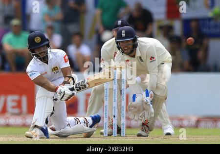 Le cricketer sri-lankais Kusal Mendis joue un tir lors de la partie de 4th jours du premier match de cricket d'essai entre le Sri Lanka et l'Angleterre au stade international de cricket de Galle, Galle, Sri Lanka. 11-09-2018 (photo de Thharaka Basnayaka/NurPhoto) Banque D'Images