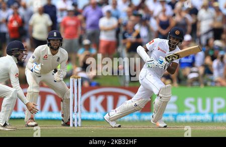 Le cricketer sri-lankais Dimuth Karunaratne joue un tir lors de la partie de 4th jours du premier match de cricket d'essai entre le Sri Lanka et l'Angleterre au stade international de cricket de Galle, Galle, Sri Lanka. 11-09-2018 (photo de Thharaka Basnayaka/NurPhoto) Banque D'Images