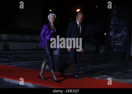 La Directrice générale du Fonds monétaire international (FMI) Christine Lagarde (R) et son partenaire Xavier Giocanti (L) assistent à un dîner d'Etat et à une visite de l'exposition Picasso dans le cadre des cérémonies marquant le 100th anniversaire de l'armistice du 11 novembre 1918, mettant fin à la première Guerre mondiale (photo de Mehdi Taamallah / NurPhoto) (Photo de Mehdi Taamallah/NurPhoto) Banque D'Images