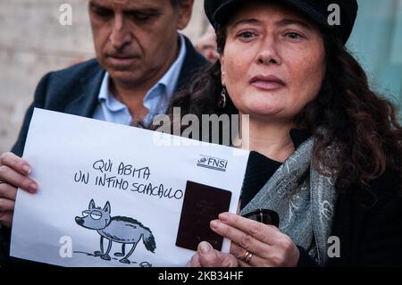 Des journalistes italiens manifestent à Rome, sur 13 novembre 2018, lors d'une foule éclair de défense de la liberté de la presse. (Photo par Andrea Ronchini/NurPhoto) Banque D'Images