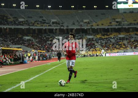 Egypts Mohamed Salah réagit lors du match qualifiant de la coupe d'Afrique des Nations entre l'Egypte et Tunis dans le stade Borg Al-Arab à Alexandrie, Egypte, le 16 novembre 2018. Egypts a battu tunis 3-2. (Photo d'Ahmed Awaad/NurPhoto) Banque D'Images