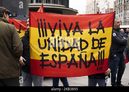 Un rassemblement commémorant le 43rd anniversaire de la mort de l'ancien dictateur espagnol, le général Francisco Franco, sur la Plaza de Oriente à 18 novembre 2018, à Madrid, en Espagne. Le général Francisco Franco Bahamonde a été le dictateur de l'Espagne de 1939, après la fin de la guerre civile espagnole, jusqu'à sa mort en 1975. Son régime fasciste a été soutenu par l'Allemagne nazie et Mussolini en Italie (photo d'Oscar Gonzalez/NurPhoto) Banque D'Images