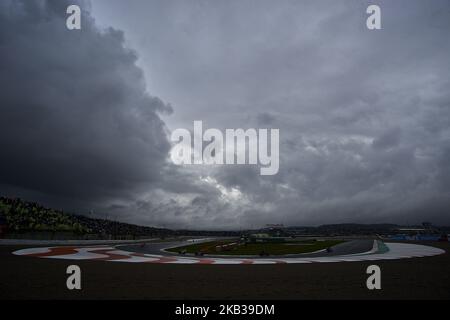 Vue générale de la pluie du circuit pendant la course MotoGP du Gran Premio Motul de la Comunitat Valenciana du championnat du monde de MotoGP au circuit Ricardo Tormo à Valence, Espagne, le 18th novembre 2018 (photo de Jose Breton/NurPhoto) Banque D'Images