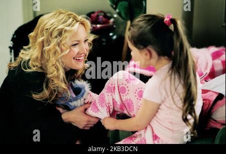 RAISING HELEN, KATE HUDSON, ABIGAIL BRESLIN, 2004 Banque D'Images