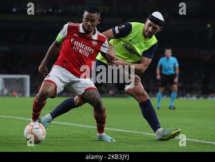 Londres, Angleterre, 3rd novembre 2022. Gabriel Jesus d'Arsenal est défié par Nikola Katić de Zurich lors du match de l'UEFA Europa League au stade Emirates, Londres. Le crédit photo devrait se lire: Paul Terry / Sportimage Banque D'Images