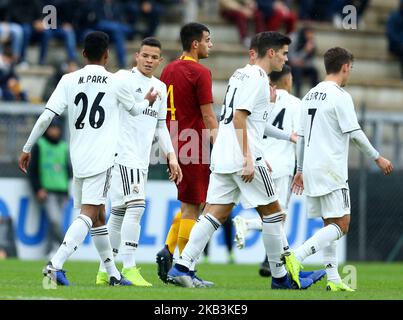 AS Roma - FC Real Madrid : le Groupe G Rodrigo de la Ligue de la Jeunesse de l'UEFA célèbre avec ses coéquipiers au stade Tre Fontane de Rome, Italie sur 27 novembre 2018. (Photo de Matteo Ciambelli/NurPhoto) Banque D'Images