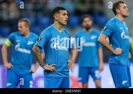 Leandro Paredes (C) du FC Zenit Saint-Pétersbourg se penche sur le match du groupe C de la Ligue Europa de l'UEFA entre le FC Zenit Saint-Pétersbourg et le FC Copenhague au stade Saint-Pétersbourg de 29 novembre 2018 à Saint-Pétersbourg, en Russie. (Photo par Igor Russak/NurPhoto) Banque D'Images