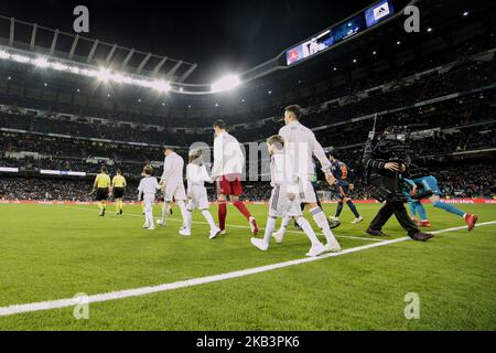 L'équipe du Real Madrid pendant le match de la Liga entre le Real Madrid et le Valencia CF au stade Santiago Bernabeu de Madrid, en Espagne. 01 décembre 2018. (Photo de A. Ware/NurPhoto) Banque D'Images