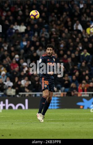 Sergio Ramos du Real Madrid et Daniel Parejo du CF de Valence lors du match de la Liga entre le Real Madrid et le CF de Valence au stade Santiago Bernabeu de Madrid, en Espagne. 01 décembre 2018. (Photo de A. Ware/NurPhoto) Banque D'Images