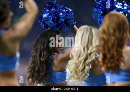 Les cheerleaders des Lions de Détroit se disputent la première moitié d'un match de football de la NFL contre les Rams de Los Angeles à Detroit, Michigan, États-Unis, dimanche, 2 décembre 2018. (Photo par Amy Lemus/NurPhoto) Banque D'Images