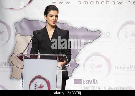 L'actrice Clara Lago participe à la séance photo « Solidariarios Jovenes Awards » au théâtre Fernando de Rojas sur 04 décembre 2018 à Madrid, Espagne (photo d'Oscar Gonzalez/NurPhoto) Banque D'Images