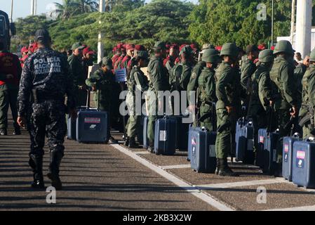 Des représentants du Haut Commandement militaire ont été activés ce mercredi 12/05/2018 dans la ville de Maracaibo au Venezuela. Le "Plan de la République 2018" pour les élections de la prochaine 9 décembre, dans le but de préserver la sécurité de toutes les activités menées autour de la manifestation électorale. Garantir la paix, l'ordre public et la tranquillité afin de protéger le droit de vote des citoyens. (Photo de Humberto Mateus/NurPhoto) Banque D'Images