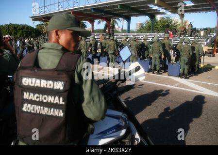 Des représentants du Haut Commandement militaire ont été activés ce mercredi 12/05/2018 dans la ville de Maracaibo au Venezuela. Le "Plan de la République 2018" pour les élections de la prochaine 9 décembre, dans le but de préserver la sécurité de toutes les activités menées autour de la manifestation électorale. Garantir la paix, l'ordre public et la tranquillité afin de protéger le droit de vote des citoyens. (Photo de Humberto Mateus/NurPhoto) Banque D'Images