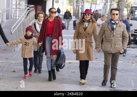 Ana María Aldon et Jose Ortega Cano participent à l'anniversaire 26th de la fête de charité entre artistes et célébrités au profit de la Fondation universitaire de Madrid. Espagne. 29 décembre 2018 (photo par Oscar Gonzalez/NurPhoto) Banque D'Images