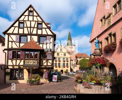 Turckheim, France - 12 octobre 2022 : la vieille ville médiévale de Turckheim en Alsace. Banque D'Images