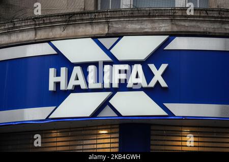 Succursale de la banque Halifax à Londres, Angleterre, Royaume-Uni, Royaume-Uni Banque D'Images