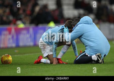 Iker Pozo de Manchester City reçoit un traitement lors du match de finale du Trophée de Chetratrade entre Sunderland et Manchester City, moins de 23s ans, au stade lumière de Sunderland, Royaume-Uni, mardi, 22 janvier 2019. (Photo de Mark Fletcher/NurPhoto) Banque D'Images