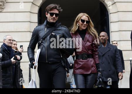 La chanteuse Céline Dion et Pepe Munoz quittent le bureau DE GIVENCHY sur l'avenue George V sur 24 janvier 2019 à Paris, France. (Photo de Mehdi Taamallah/NurPhoto) Banque D'Images