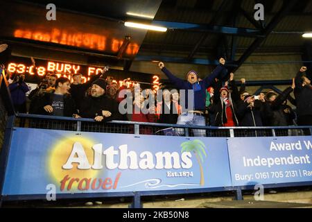 Les fans de Lincoln City célèbrent le troisième but de leur équipe lors du match Sky Bet League 2 entre Bury et Lincoln City à Gigg Lane, Bury, le samedi 26th janvier 2019. (Photo de MI News & Sport Ltd/NurPhoto) Banque D'Images