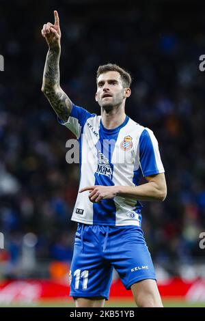 Le RCD Espanyol en avant Leo Baptistao (11) célèbre le but du match le RCD Espanyol contre le Real Madrid CF, pour la ronde 21 de la Liga Santander, joué au stade du RCD Espanyol le 27th janvier 2018 à Barcelone, Espagne. (Photo de Mikel Trigueros/Urbanandsport/NurPhoto) Banque D'Images