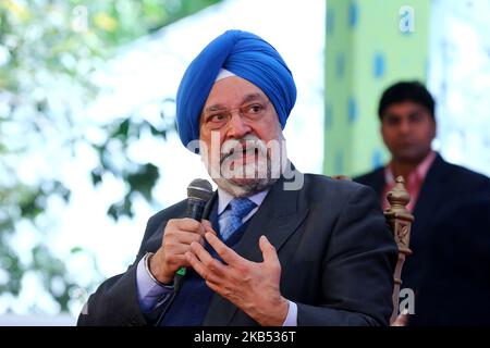 Le ministre d'État de l'Union chargé d'une charge indépendante au ministère du logement et des Affaires urbaines, Hardeep Singh Puri, parle lors du Festival de littérature de Jaipur 2019, au Palais Diggi de Jaipur, Rajasthan, Inde, sur 28 janvier 2019.(photo de Vishal Bhatnagar/NurPhoto) Banque D'Images