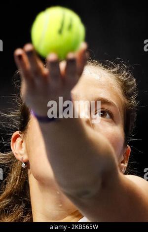 Daria Kasatkina de Russie sert le ballon lors de son WTA Saint-Pétersbourg Trophée des dames 2019 match de tennis contre Vera Zvonareva de Russie sur 1 février 2019 à Saint-Pétersbourg, Russie. (Photo de Mike Kireev/NurPhoto) Banque D'Images