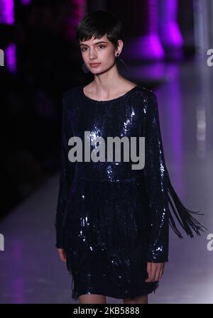 Model porte à la collection runwayas création de Mayte par Lola Casademunt lors de la semaine de la mode de Barcelone 080, le 04th février 2019, à Barcelone, Espagne. -- (photo par Urbanandsport/NurPhoto) Banque D'Images