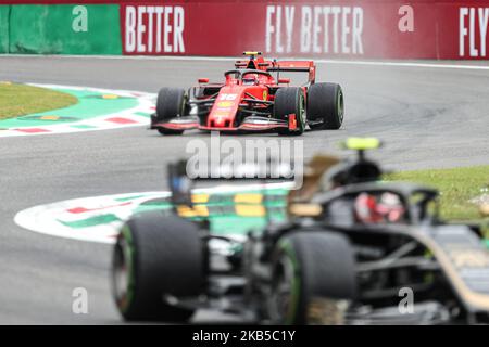 Charles Leclerc pilotant le (16) Scuderia Ferrari Mission Winnow sur la piste pendant la pratique pour le Grand Prix de Formule 1 d'Italie à Autodromo di Monza sur 6 septembre 2019 à Monza, Italie. (Photo par Emmanuele Ciancaglini/NurPhoto) Banque D'Images