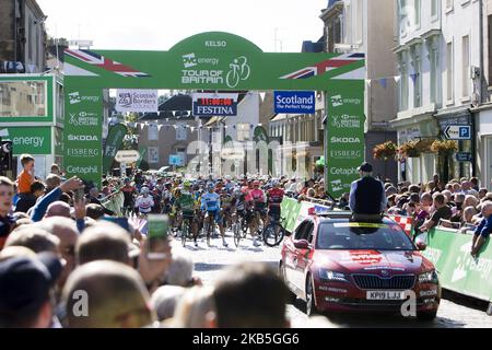 Les cavaliers s'alignent sur la phase 2 de l'OVO Energy Tour de Grande-Bretagne 16th, la scène dure pour 165,9km avec une altitude de 1380 mètres et commence et se termine à Kelso le 8 septembre 2019 à Kelso, aux frontières écossaises, au Royaume-Uni. (Photo par Ewan Bootman/NurPhoto) Banque D'Images