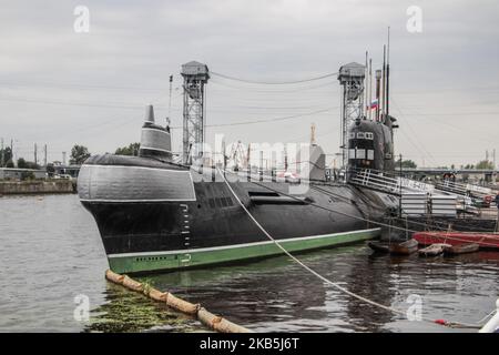 Le sous-marin B-413 (OTAN Foxtrot) est vu dans le Musée de l'Océan mondial à Kaliningrad, en Russie, le 7 septembre 2019 lancé en 1968 à partir d'un dérapage à Leningrad patrouillé dans l'escadron sous-marin 4th de la flotte nord de Red Banner entre 1969 et 1990. Il mesure 90 m de long, armé de 22 torpilles et capable de rester submergé jusqu'à 5 jours, a joué un rôle majeur dans la guerre froide entre l'URSS et les États-Unis. (Photo de Michal Fludra/NurPhoto) Banque D'Images