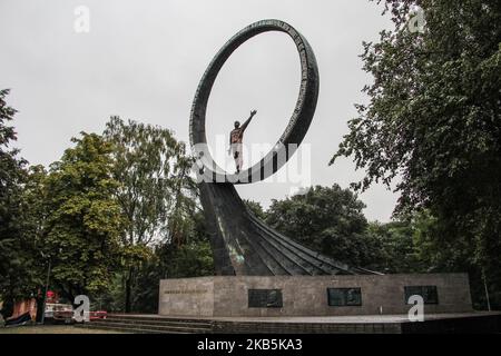 Le monument aux cosmonautes-compatriotes est vu à Kaliningrad, en Russie, le 8 septembre 2019 (photo de Michal Fludra/NurPhoto) Banque D'Images
