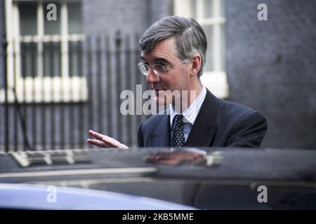 Le chef de la Chambre des communes Jacob Rees Mogg quitte le 10 Downing Street après avoir assisté à une réunion du Cabinet, Londres on 10 septembre 2019. Le Parlement britannique est suspendu jusqu'à la mi-octobre. (Photo par Alberto Pezzali/NurPhoto) Banque D'Images