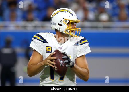 Le quarterback des Chargers de Los Angeles Philip Rivers (17) se prépare à passer pendant la deuxième moitié d'un match de football de la NFL contre les Chargers de Los Angeles à Detroit, Michigan, États-Unis, dimanche, 15 septembre 2019. (Photo par Amy Lemus/NurPhoto) Banque D'Images