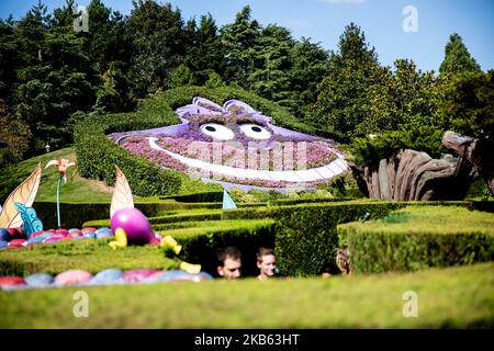 Vue sur le curieux labyrinthe d'Alice à Disneyland Paris, à Paris, en France, sur 14 septembre 2019. Disneyland Paris est l'une des attractions les plus populaires d'Europe. En 2017, Disneyland Paris a reçu 320 millions de visites depuis son ouverture en 1992, dont 56 % provenaient de l'extérieur de la France (principalement de l'Europe). (Photo de Salvatore Romano/NurPhoto) Banque D'Images