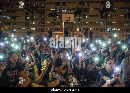 Les manifestants se rassemblent dans le domaine Choi Hung à Hong Kong sur 16 septembre 2019, tandis que les manifestants se rassemblent dans le domaine Choi Hung pour Sing Songs. Hong Kong a été secouée par des mois de manifestants. (Photo de Vernon Yuen/NurPhoto) Banque D'Images