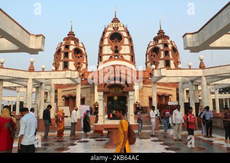 Les dévotés proposent des prières au temple ISKCON, près du Grand Kailash, sur 16 septembre 2019 à New Delhi, en Inde. (Photo de Mayank Makhija/NurPhoto) Banque D'Images