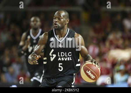 Quentin Serron en action lors du match de basket-ball de la FIBA entre SIG Strasbourg (STR) et ASVEL Lyon Rhenus Sport à Strasbourg, France, sur 17 septembre, 2019. (Photo par Elyxandro Cegarra/NurPhoto) Banque D'Images