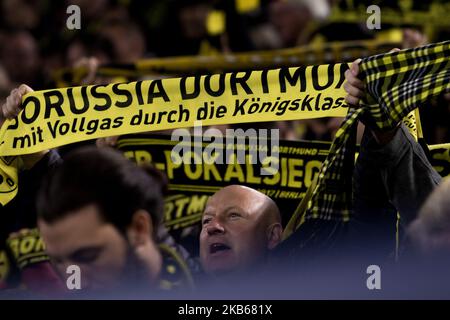 Vue générale à l'intérieur du stade en tant que fans de Dortmund avant le match F de la Ligue des champions de l'UEFA entre Borussia Dortmund et le FC Barcelone au parc signal Iduna sur 17 septembre 2019 à Dortmund, en Allemagne. (Photo de Peter Niedung/NurPhoto) Banque D'Images