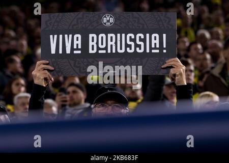 Vue générale à l'intérieur du stade en tant que fans de Dortmund avant le match F de la Ligue des champions de l'UEFA entre Borussia Dortmund et le FC Barcelone au parc signal Iduna sur 17 septembre 2019 à Dortmund, en Allemagne. (Photo de Peter Niedung/NurPhoto) Banque D'Images