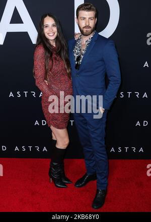 HOLLYWOOD, LOS ANGELES, CALIFORNIE, États-Unis - SEPTEMBRE 18 : Chelsea Tyler et Jon Foster arrivent à la première à Los Angeles de la 'ad Astra' de Fox du 20th siècle qui s'est tenue au ArcLight Cinemas Hollywood Cinerama Dome sur 18 août 2019 à Hollywood, Los Angeles, Californie, États-Unis. (Photo par Xavier Collin/image Press Agency/NurPhoto) Banque D'Images