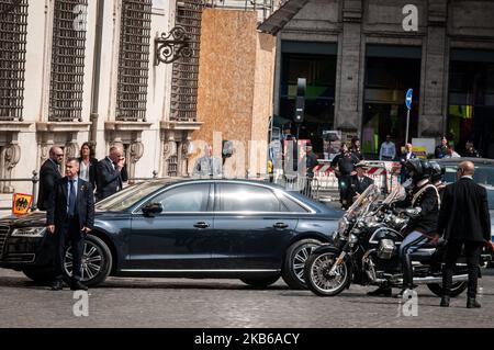 La limousine du Président fédéral Frank-Walter Steinmeier arrivée au Palais Chigi le 19 septembre 2019 à Rome, Italie. Le président Steinmeier et sa femme sont en visite d'État de deux jours en Italie. (Photo par Andrea Ronchini/NurPhoto) Banque D'Images