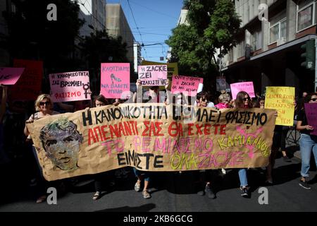 Rassemblement de protestation des membres du LGBTQ et d'autres militants un an après le meurtre de l'activiste gay Zak Kostopoulos à Athènes, en Grèce, sur 21 septembre 2019. Zak Kostopoulos a été lynché à mort par le propriétaire d'une bijouterie et d'un passager lors d'une tentative de vol dans le centre-ville d'Athènes sur 21 septembre 2018. Amnesty International a appelé à une enquête transparente. (Photo de Giorgos Georgiou/NurPhoto) Banque D'Images