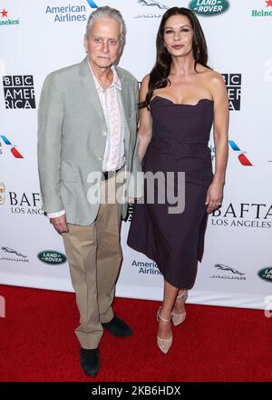 BEVERLY HILLS, LOS ANGELES, CALIFORNIE, Etats-Unis - SEPTEMBRE 21: L'acteur Michael Douglas et la femme/actrice Catherine Zeta-Jones arrivent au BAFTA Los Angeles + BBC America TV Tea Party 2019 qui s'est tenu à l'hôtel Beverly Hilton sur 21 septembre 2019 à Beverly Hills, Los Angeles, Californie, Etats-Unis. (Photo par Xavier Collin/image Press Agency/NurPhoto) Banque D'Images