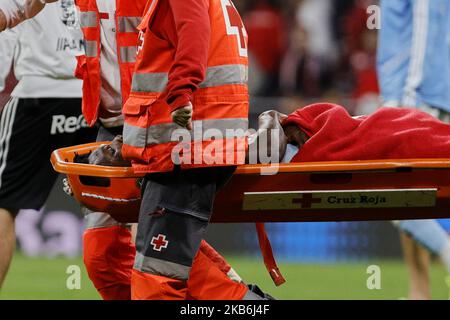 Joseph Aidoo du Real Club Celta de Vigo blessé lors du match de la Liga entre l'Atlético de Madrid et le Real Club Celta de Vigo au stade Wanda Metropolitano à Madrid, Espagne. 21 septembre 2019. (Photo de A. Ware/NurPhoto) Banque D'Images