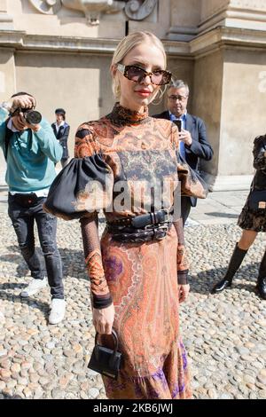 Invité vu à l'extérieur du spectacle Etro pendant la semaine de la mode de Milan Printemps/été 2020 sur 20 septembre 2019 à Milan, Italie. (Photo par Mairo Cinquetti/NurPhoto) Banque D'Images